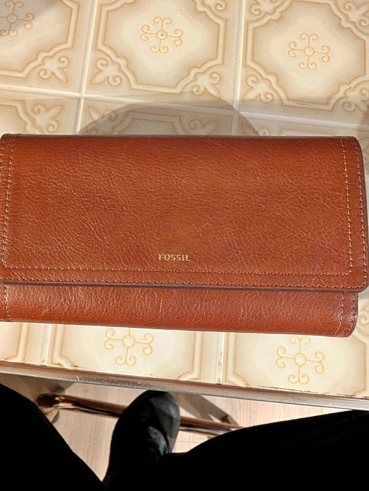 Fossil Leather Clutch Wallet