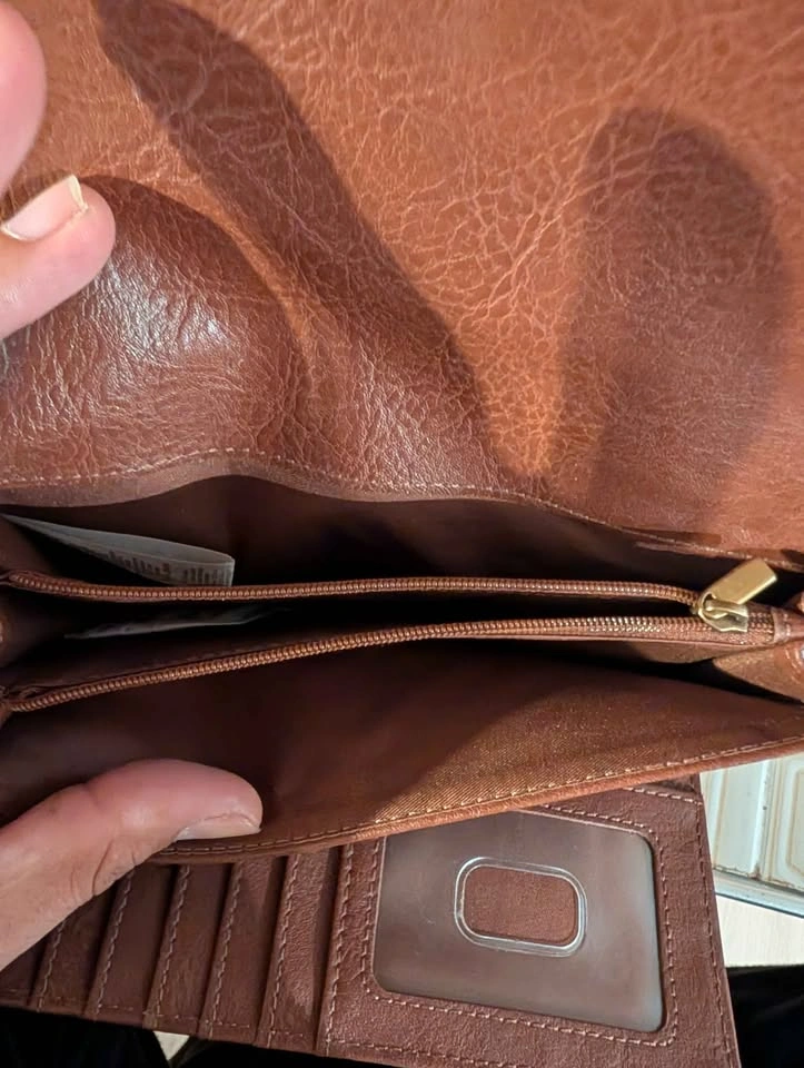 Fossil Leather Clutch Wallet - photo 4