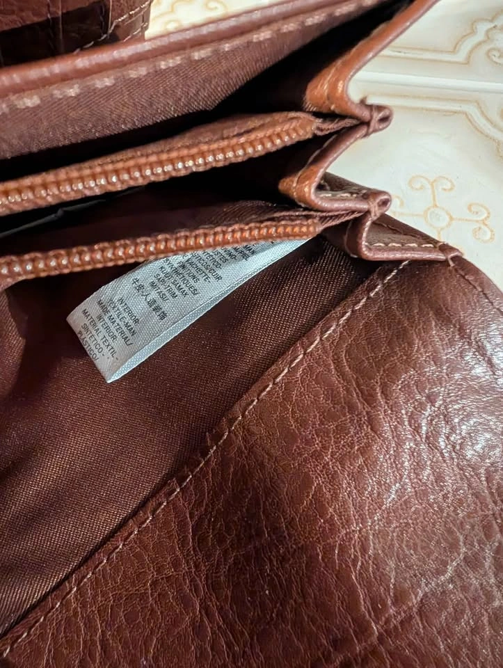 Fossil Leather Clutch Wallet - photo 5