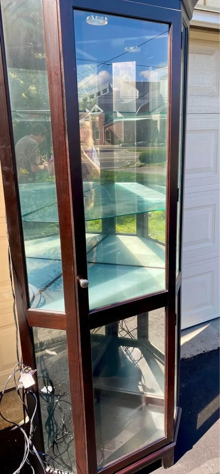 Tall corner curio cabinet - photo 2