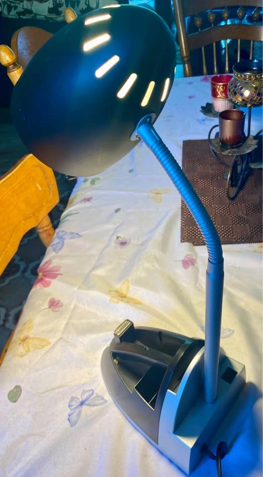 Desk lamp - photo 3