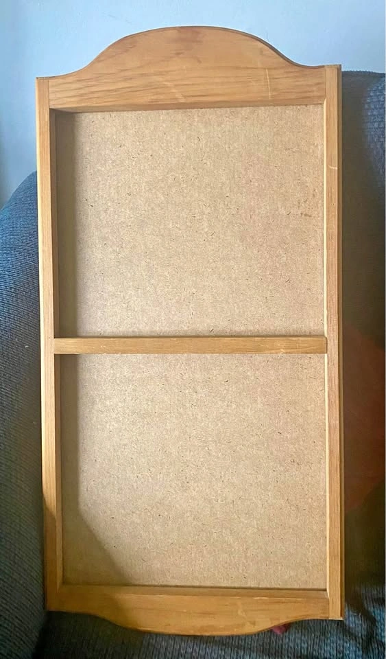 Wooden calendar holder