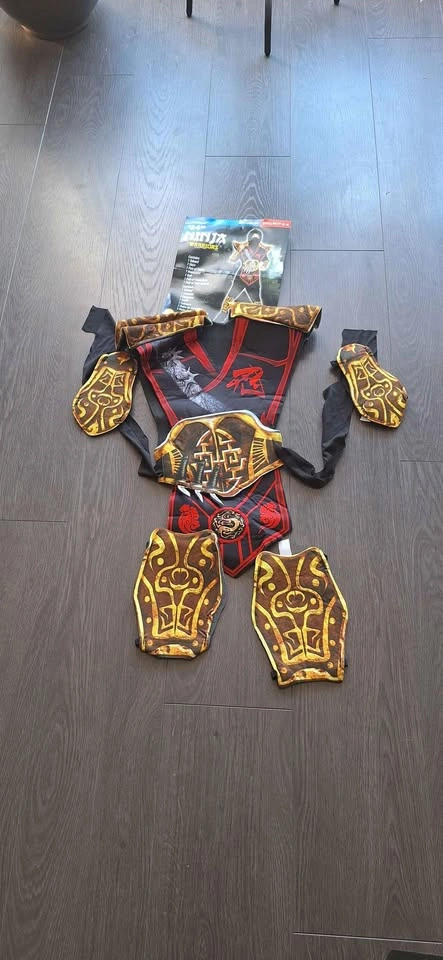 Ninja costume size 4-6