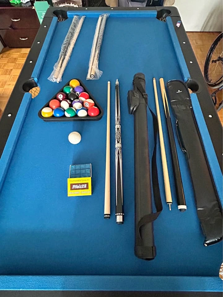 SereneLife 183 CM Portable Pool Table + Accessories