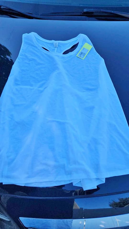 10 CT. LADIES  T  SIZE 4X