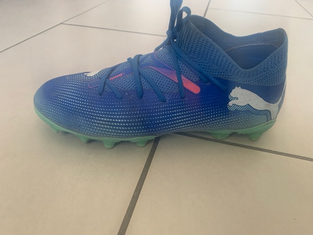 Puma Future Soccer Cleats size 4 - photo 2