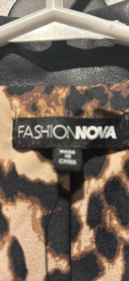 Pant and blazer set from Fashion nova - photo 2