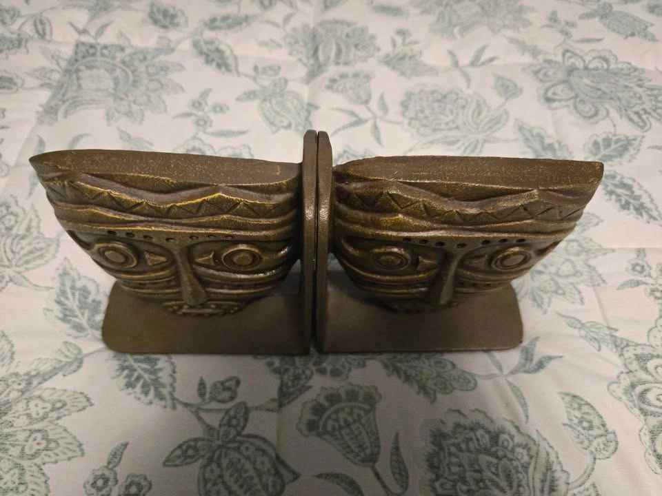 Vintage Tiki Mask Bookends - photo 2