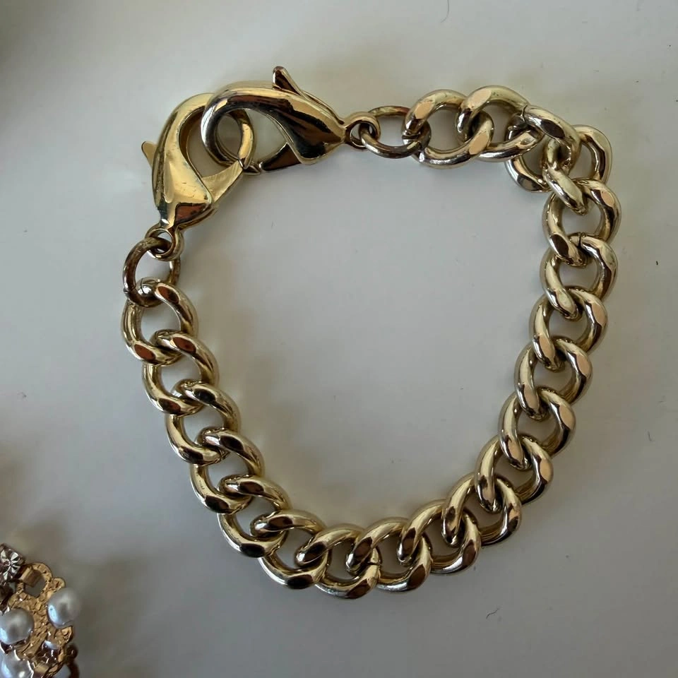 Lot of 9 Fashion & Statement Bracelets - photo 2