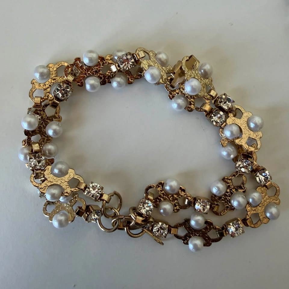 Lot of 9 Fashion & Statement Bracelets - photo 3