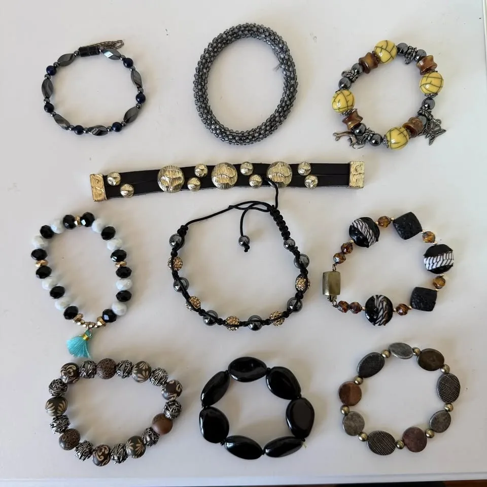 Lot of 10 Assorted Fashion & Beaded Bracelets