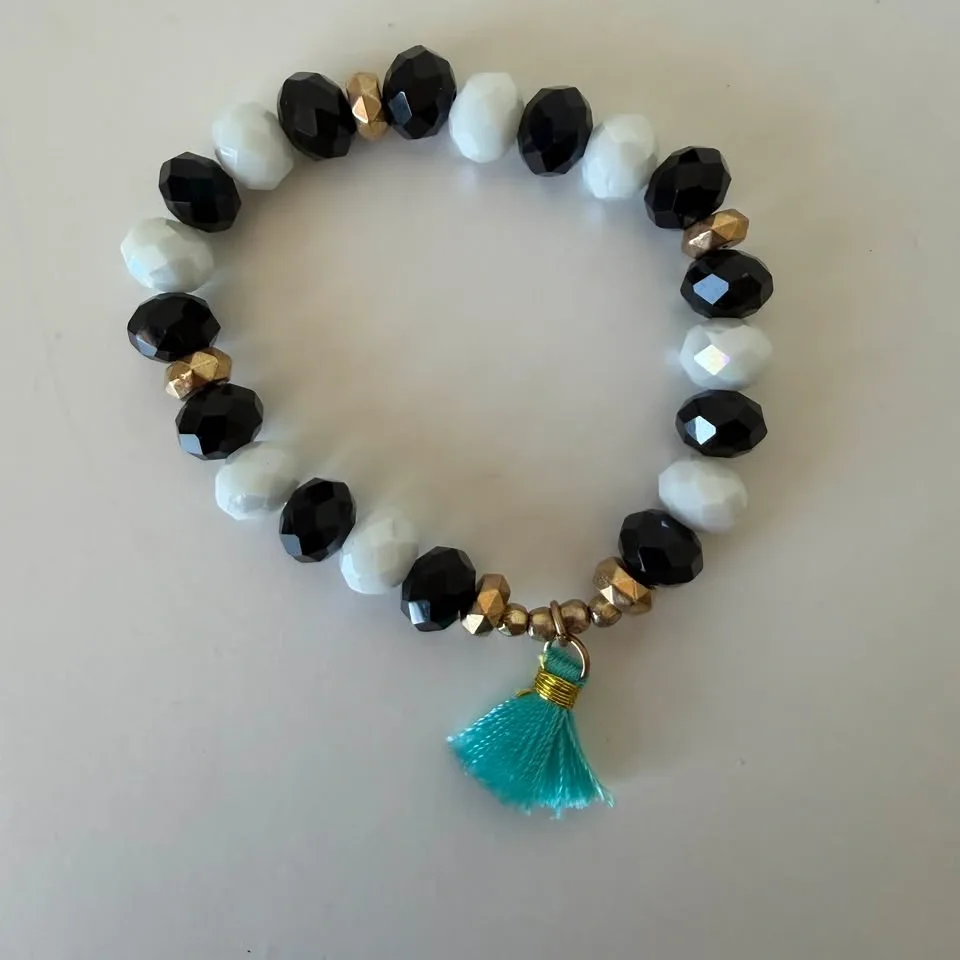 Lot of 10 Assorted Fashion & Beaded Bracelets - photo 5