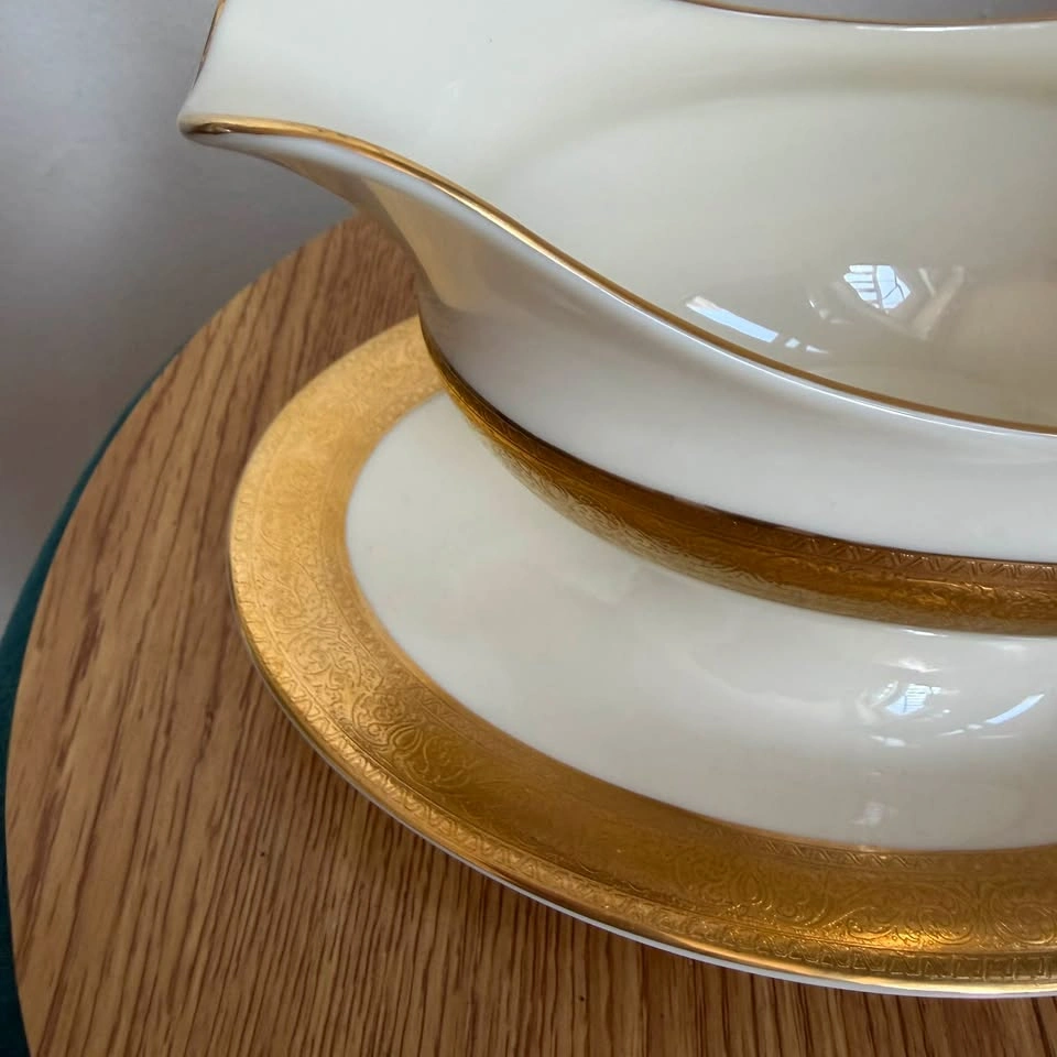 Lenox Westchester Fine China Gravy Boat with Attached Underplate - photo 3