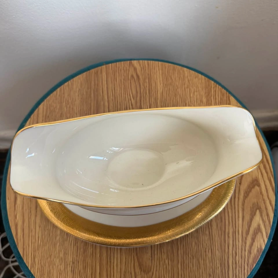 Lenox Westchester Fine China Gravy Boat with Attached Underplate - photo 5