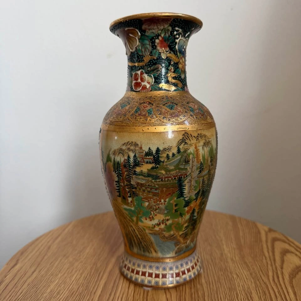 Japanese Satsuma Pottery Vase – Detailed Temple Landscape - photo 3