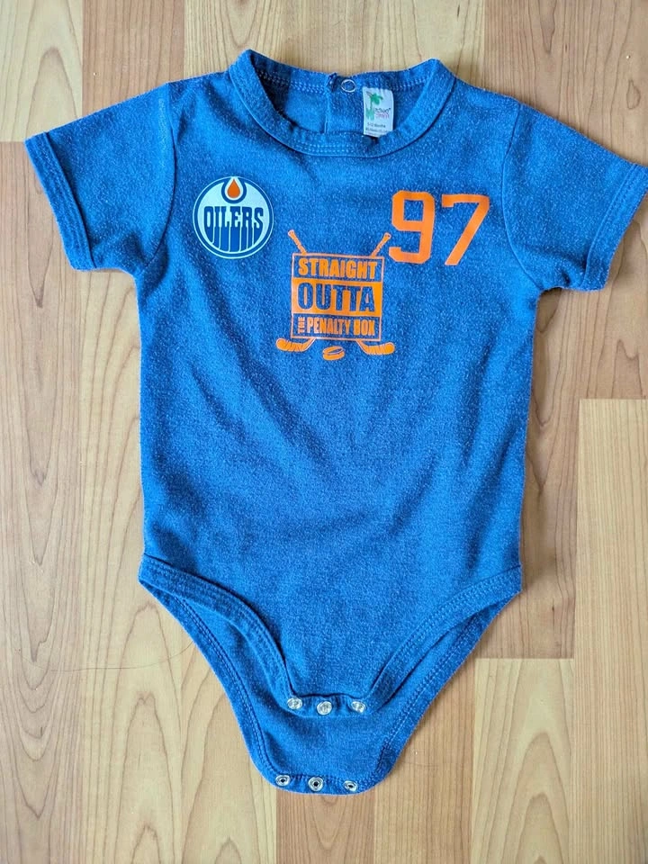 Laughing Giraffe Edmonton Oilers Baby Bodysuit 6-12 Months