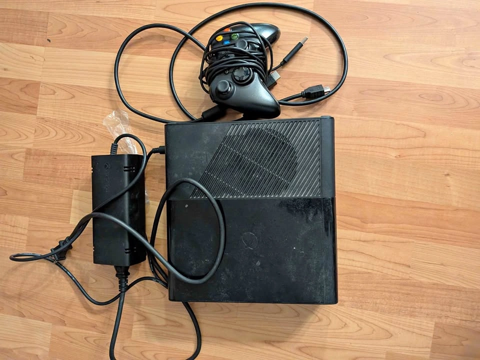 Microsoft Xbox 360 E Console Bundle with Controller and 6 Games