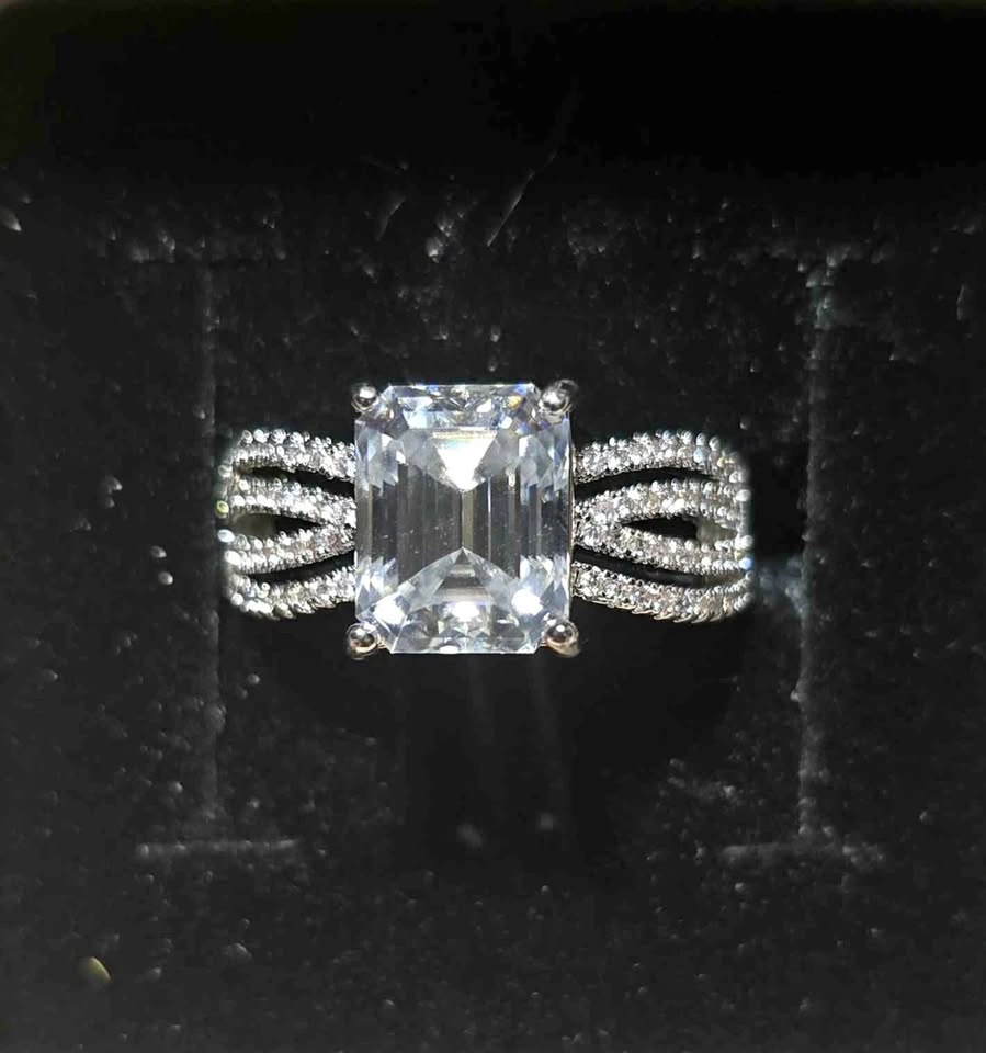 4 Carat Moissanite Diamond Ring - Size 8