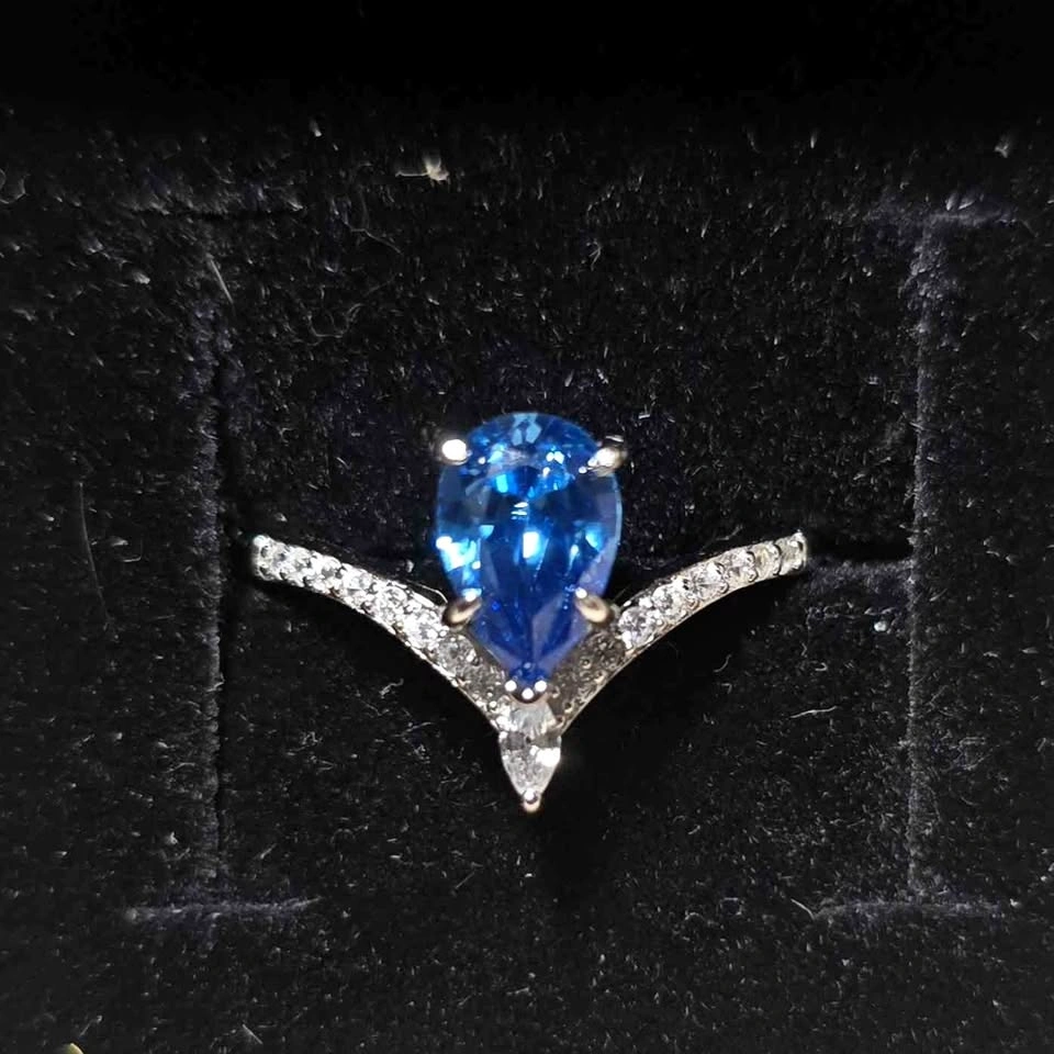 1.5 Carat Sapphire Blue Moissanite Gemstone Ring - Size 8