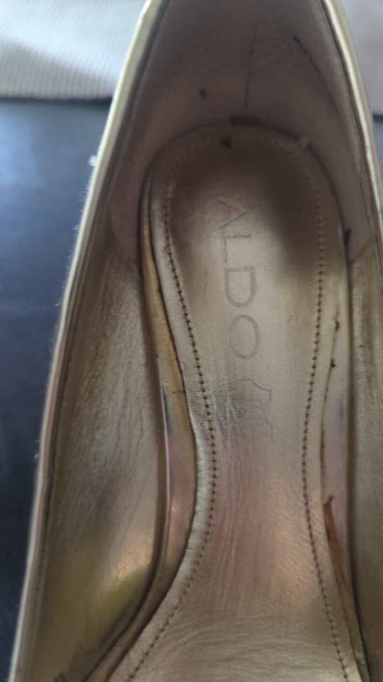 Ladies Size 7 evening metallic heels Aldo - photo 3