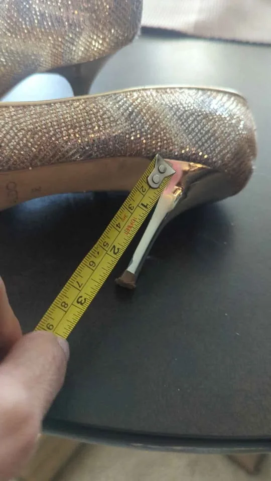 Ladies Size 7 evening metallic heels Aldo image indicator(6)