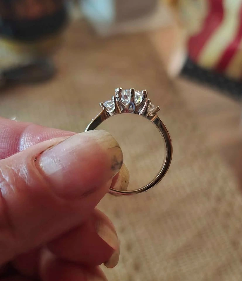 EXQUISITE 1 Carat Moissanite Diamond Ring Size 9 - photo 4