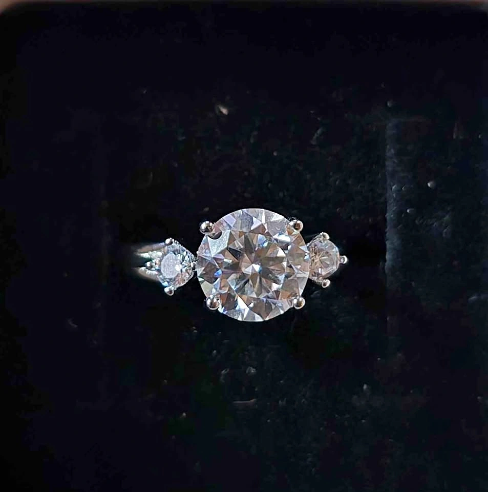 2.5 Carat Moissanite Diamond Ring Size 9