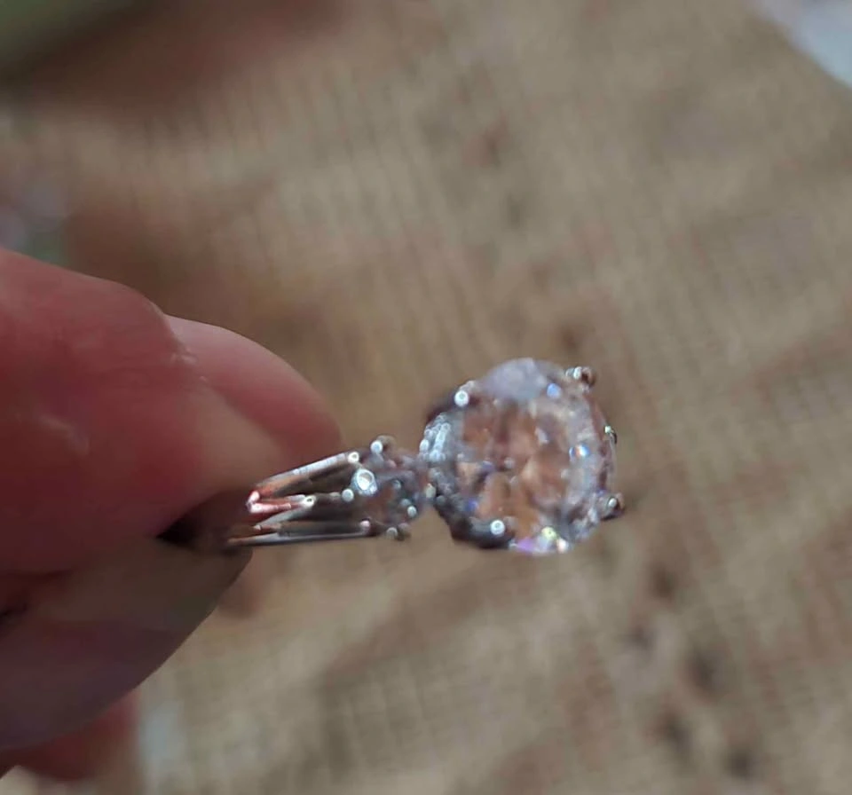 2.5 Carat Moissanite Diamond Ring Size 9 - photo 2