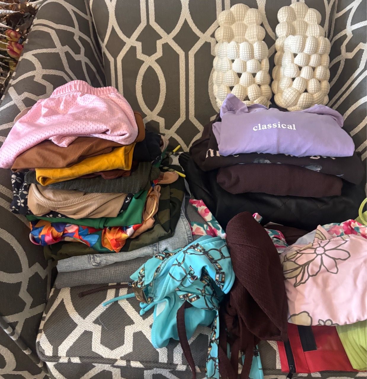 Huge Teen/Young Women’s Clothing Bundle – Everything for $7 - photo 3
