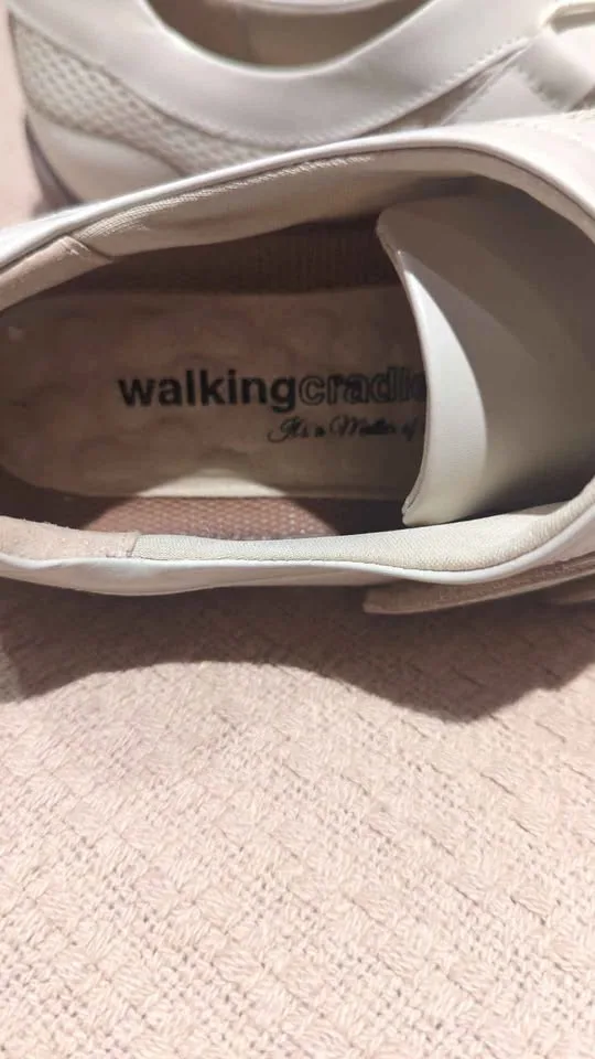 Size 7 ladies walking cradle shoes brand image indicator(2)