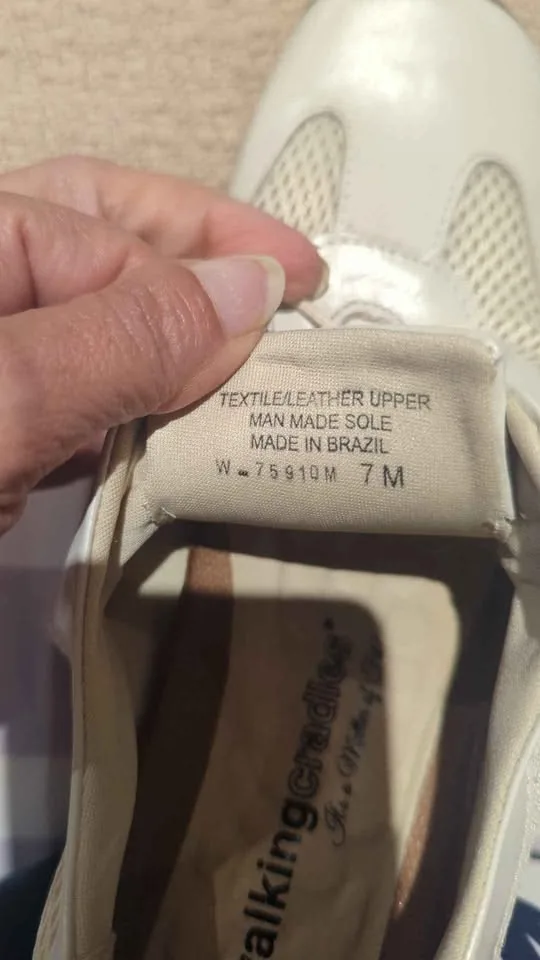 Size 7 ladies walking cradle shoes brand image indicator(4)