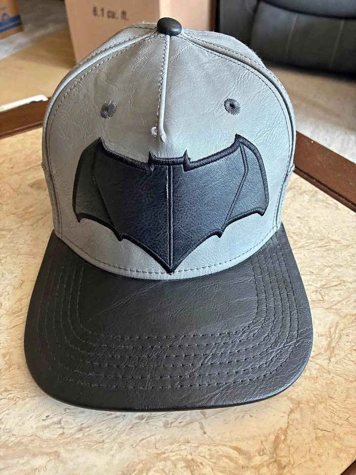 DC Comics Batman faux-leather snapback baseball cap 🧢