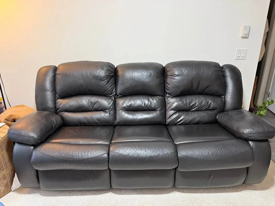 Leather couch (recliner)