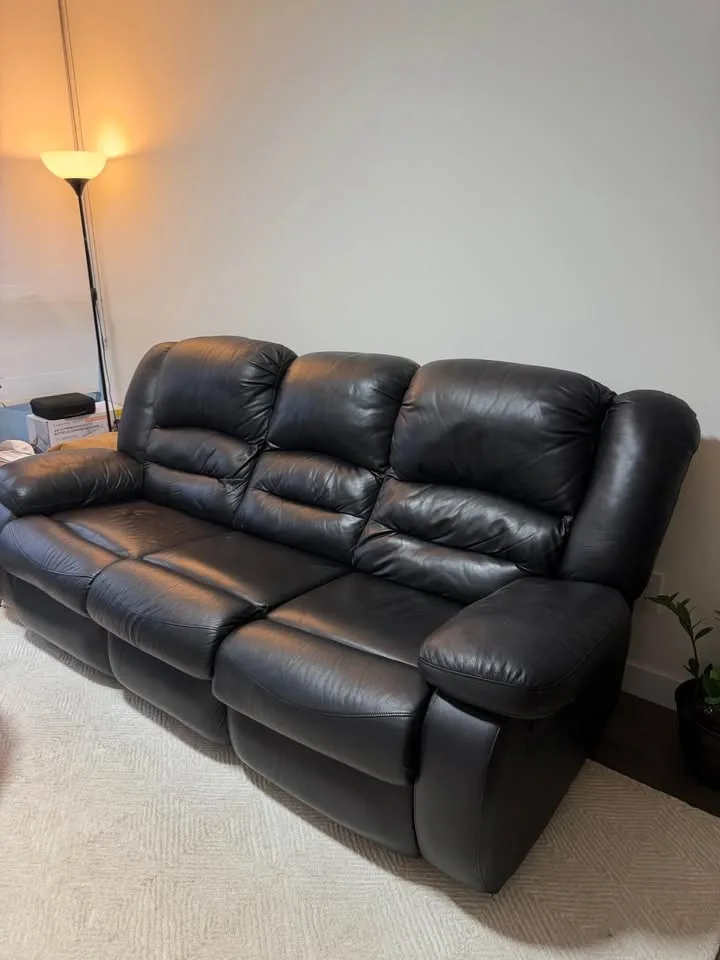 Leather couch (recliner) - photo 2