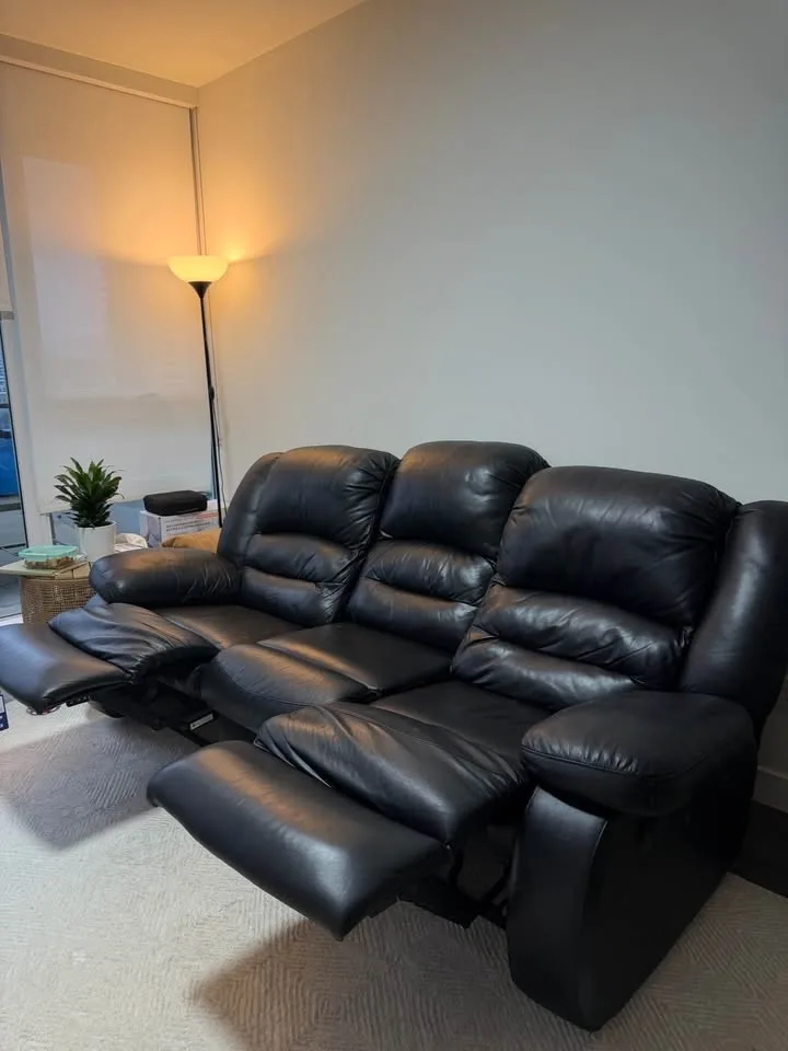 Leather couch (recliner) - photo 5