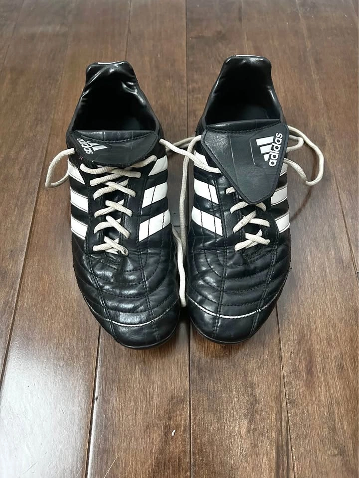 Adidas Puntero Soccer Cleats