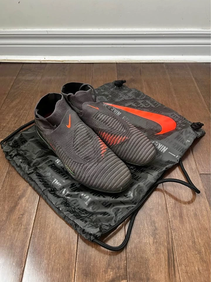 Nike Phantom Vision Elite FG Soccer Cleats