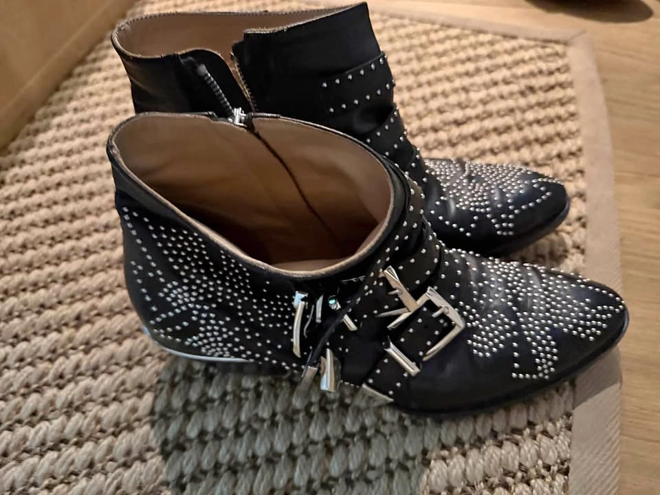 Chloe boots