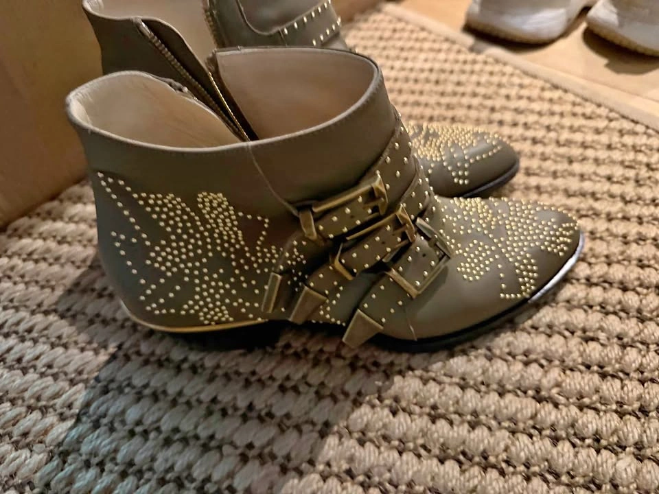 Chloe boots