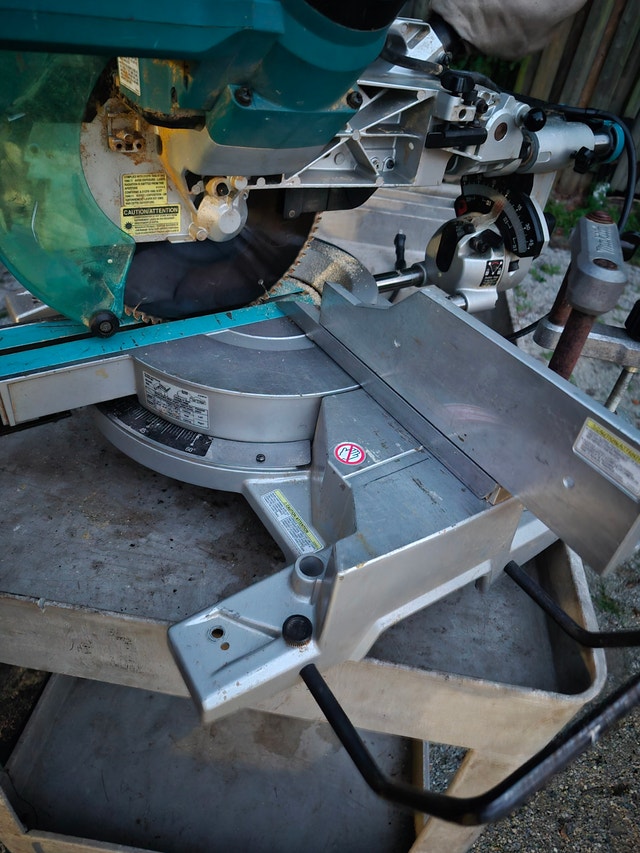 Makita LS1016L 10-inch Dual-Bevel Sliding Compound Miter Saw - photo 5