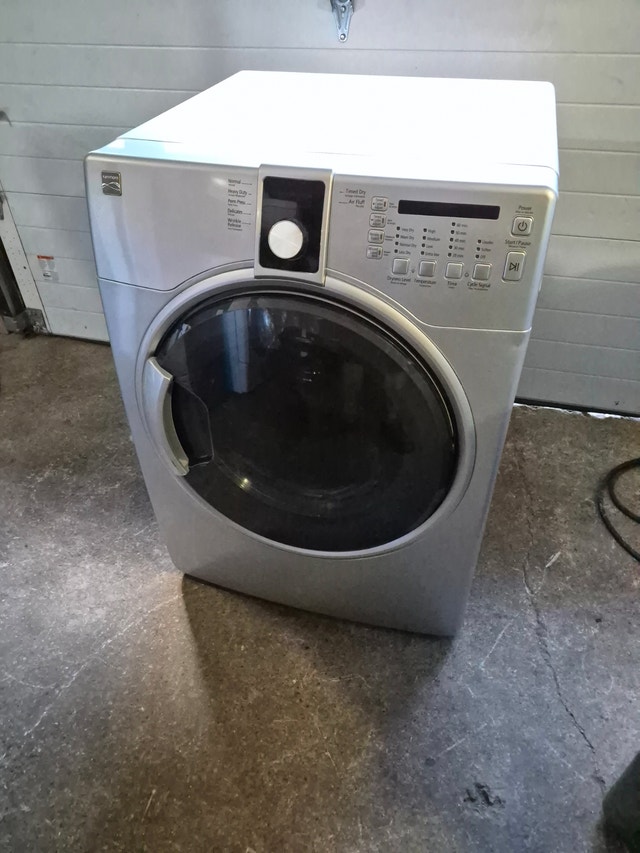 Kenmore clothes Dryer electric Gray