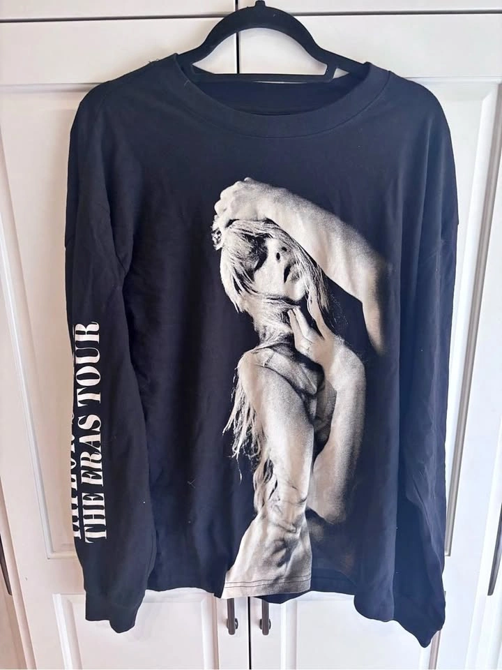 Taylor Swift The Eras Tour Black Long Sleeve Concert Shirt Size