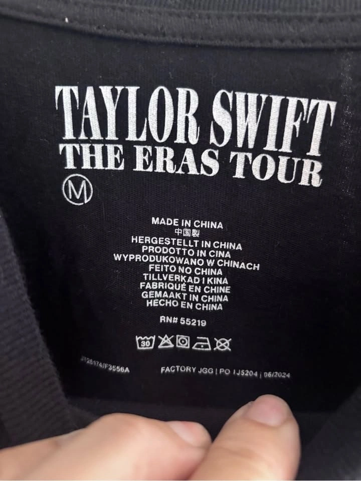 Taylor Swift The Eras Tour Black Long Sleeve Concert Shirt Size - photo 4