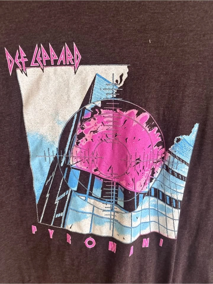 Def Leppard Pyromania Graphic T-Shirt Men’s XL Black Rock Band T - photo 2