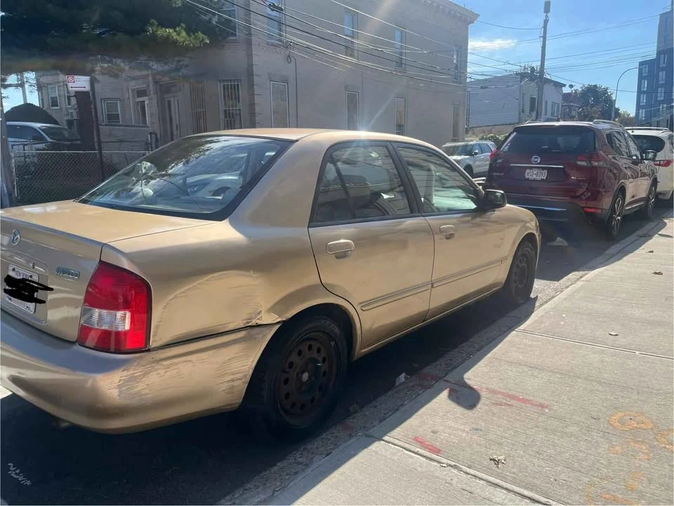 2002 Mazda Protege · Sedan 4D - photo 3