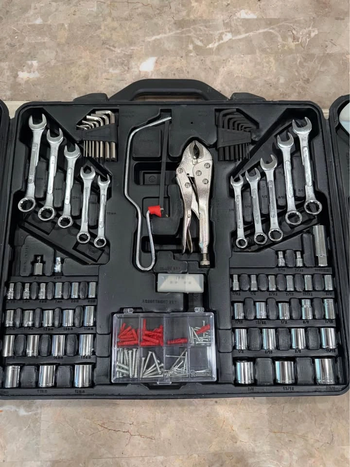 Jobmate Mechanics 135 Piece Tool Set - photo 4