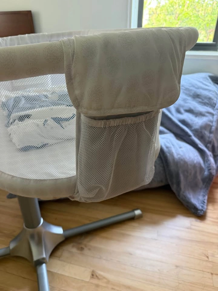Halo Bassinest Swivel Sleeper with 4 additional sheets - photo 4