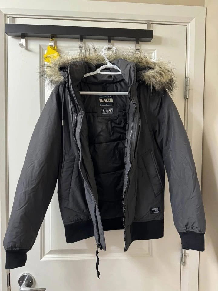 Abercrombie & Fitch Ultra Bomber Jacket XS - photo 2