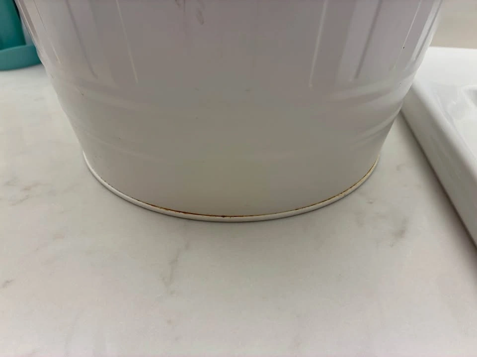 Trash can - photo 3