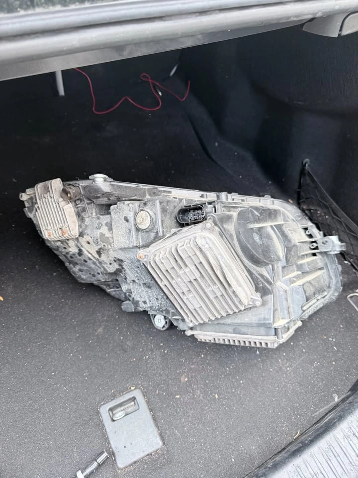 Mercedes W205 Left Headlight – Driver Side - photo 2